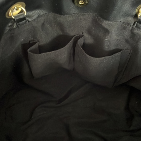 Kenneth Cole Reaction Pocketbook with Good Chain straps - Picture 6 of 9